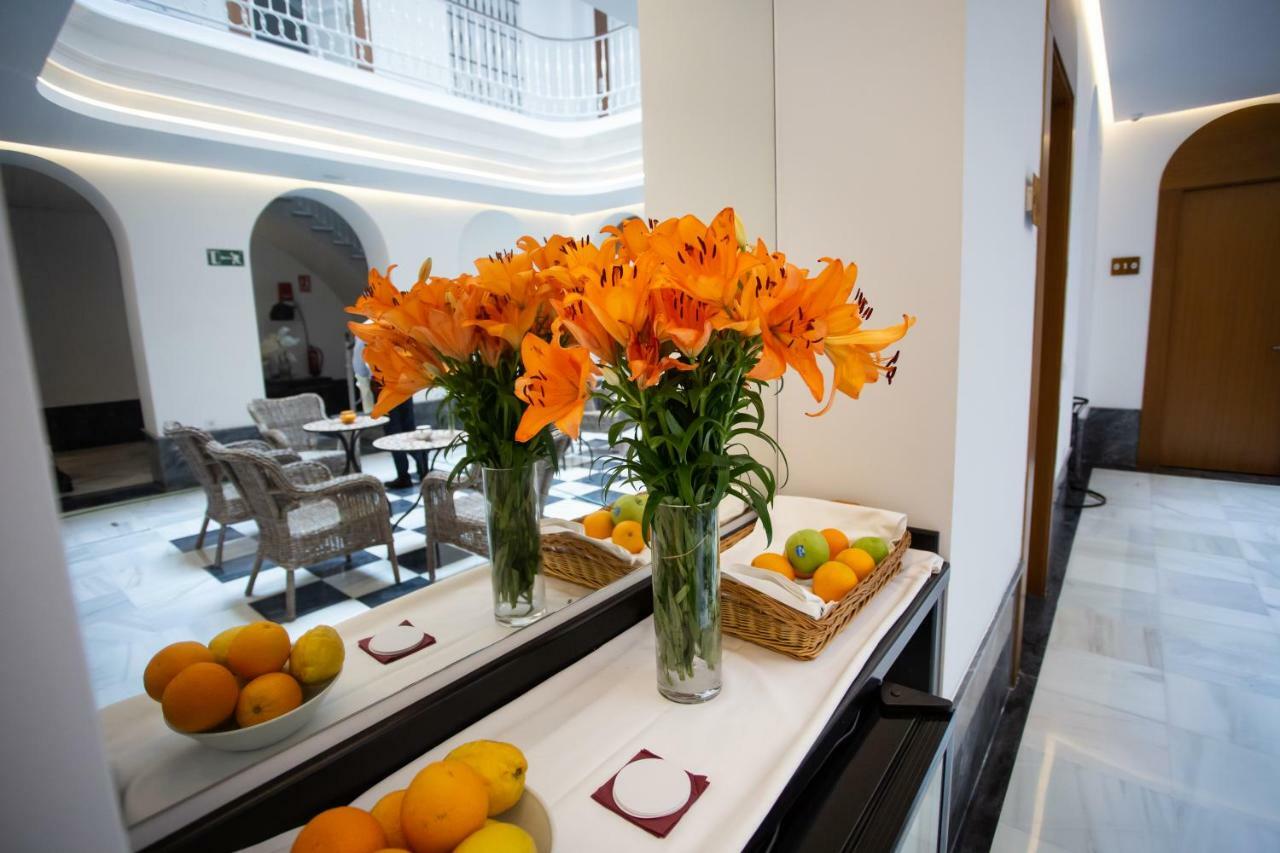 Aparthotel Plazuela Del Carbon 4*