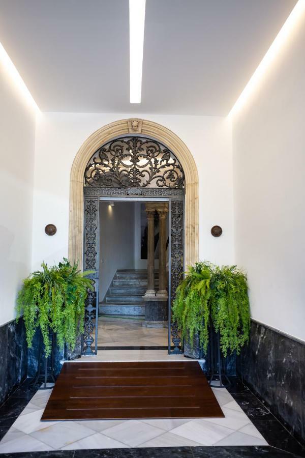 Aparthotel Plazuela Del Carbon
