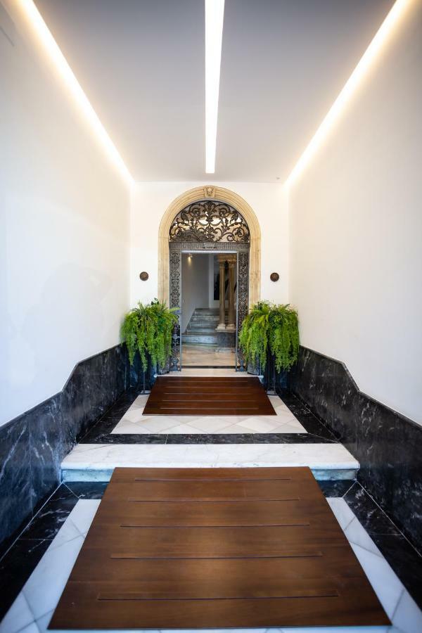 Aparthotel Plazuela Del Carbon 4*